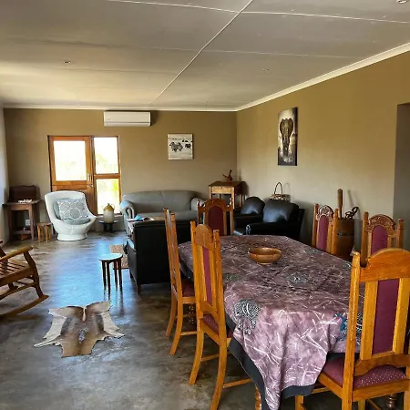 Zwartberg View Mountain Lodge Oudtshoorn Exterior photo