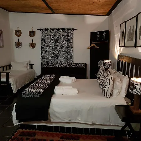 Zwartberg View Mountain Lodge Oudtshoorn Exterior photo