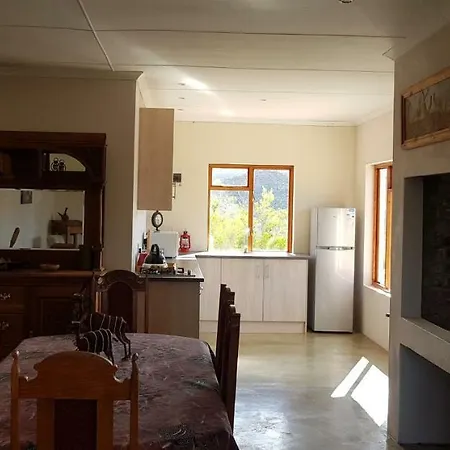Zwartberg View Mountain Lodge Oudtshoorn Exterior photo